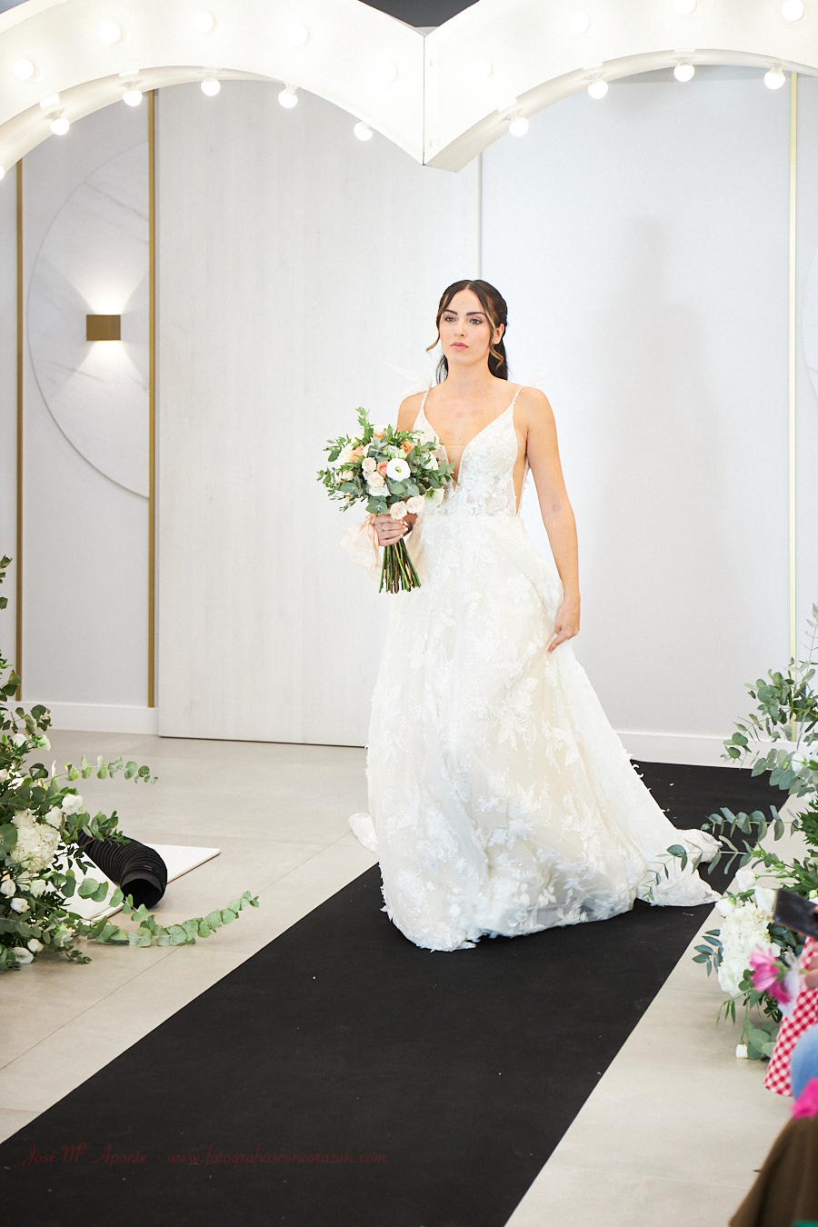 Colección diBianco Wedding evento presentación temporada 2026. (c) 2025 Fotografía realizada por José Mª Aponte Maestre, Fotografía y Video de Boda en Santa Fe Granada España. Queda autorizada la descarga siempre que no se altere el fichero y se cite al autor. Moda Novia e Invitada.