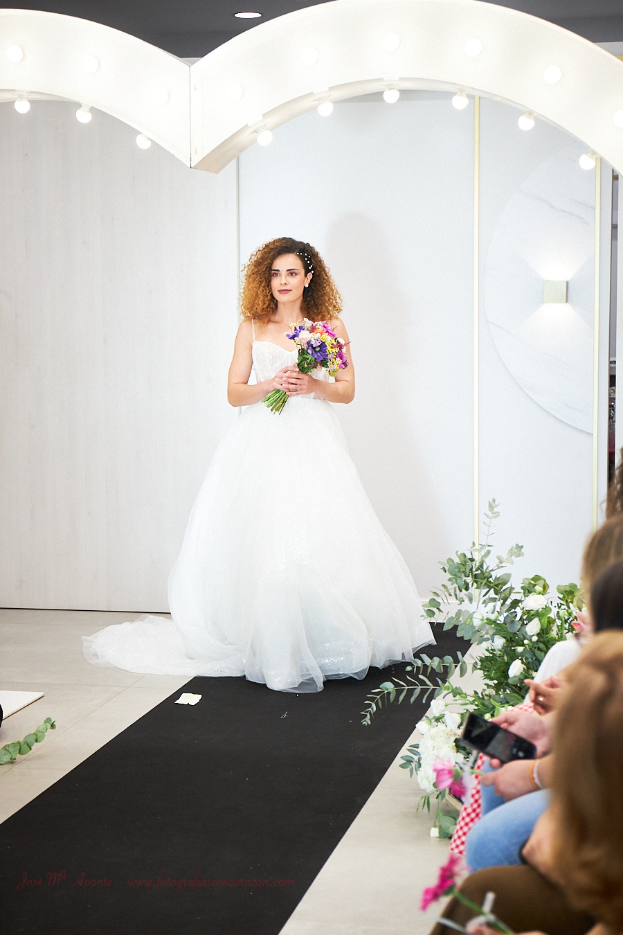 Colección diBianco Wedding evento presentación temporada 2026. (c) 2025 Fotografía realizada por José Mª Aponte Maestre, Fotografía y Video de Boda en Santa Fe Granada España. Queda autorizada la descarga siempre que no se altere el fichero y se cite al autor. Moda Novia e Invitada.