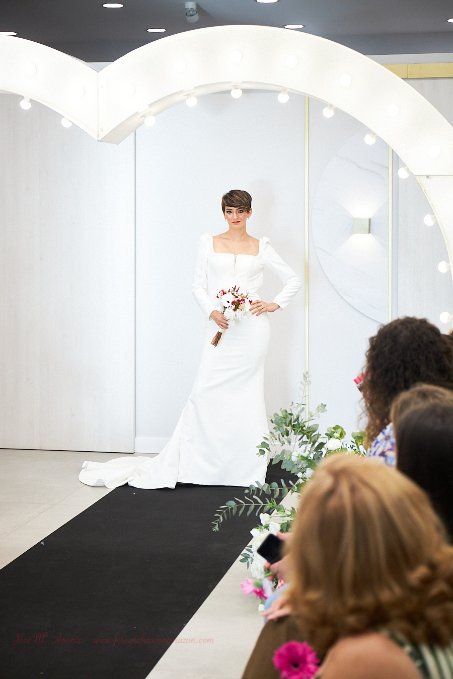 Colección diBianco Wedding evento presentación temporada 2026. (c) 2025 Fotografía realizada por José Mª Aponte Maestre, Fotografía y Video de Boda en Santa Fe Granada España. Queda autorizada la descarga siempre que no se altere el fichero y se cite al autor. Moda Novia e Invitada.